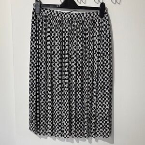 Spense Black and White Patterned A-Line Skirt